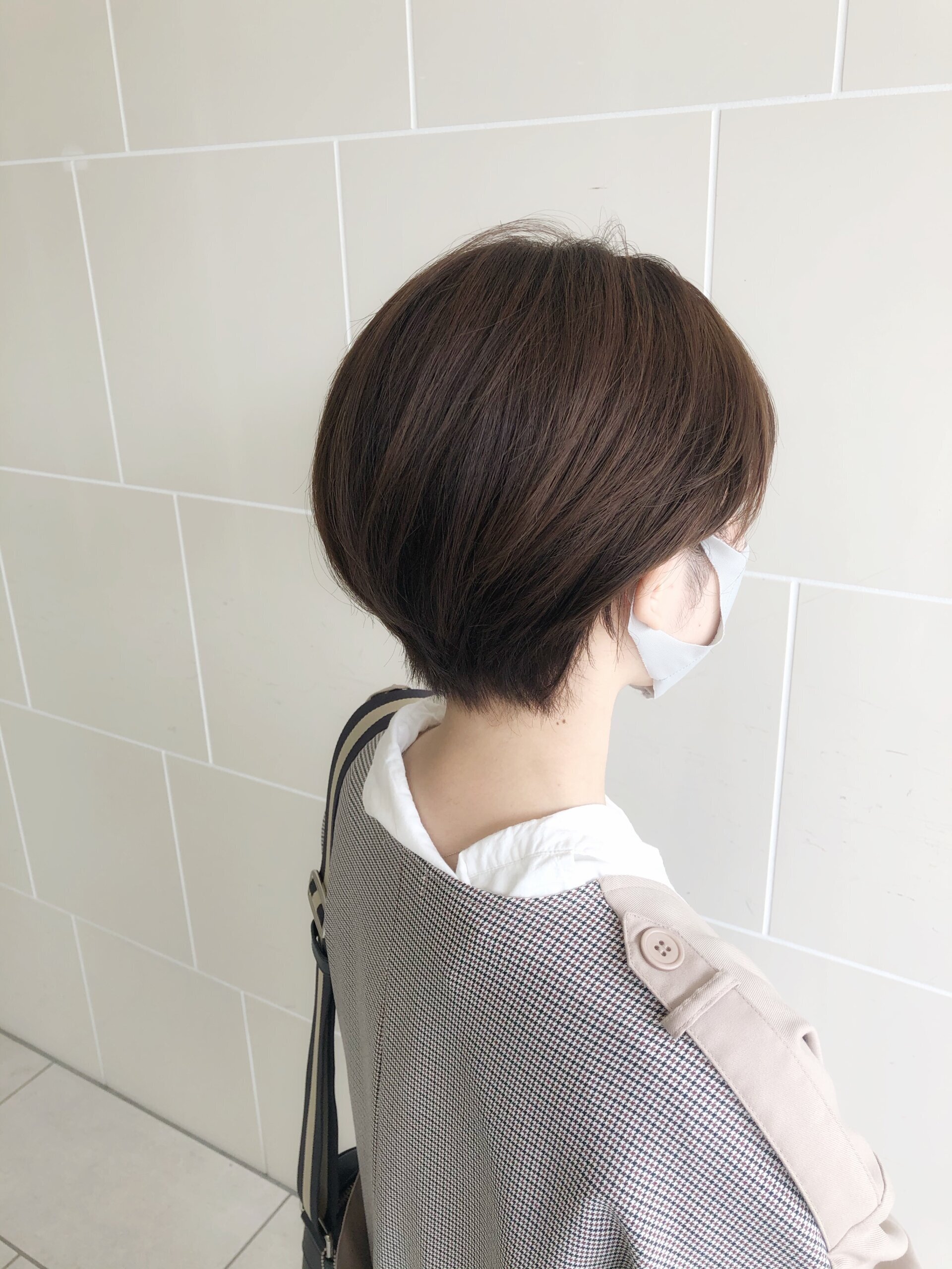 ショートスタイルの髪型
