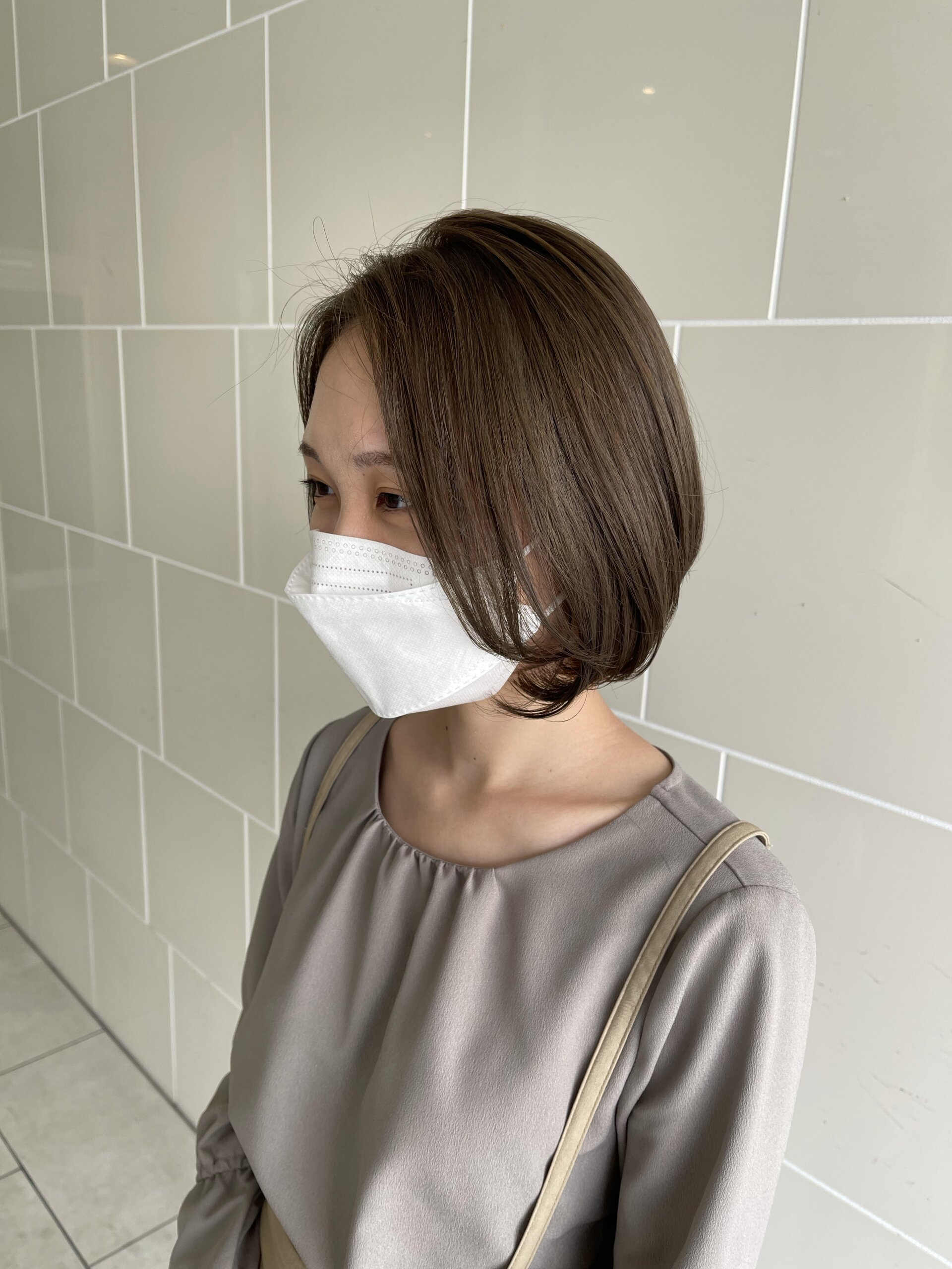 前下がりラインのボブスタイル