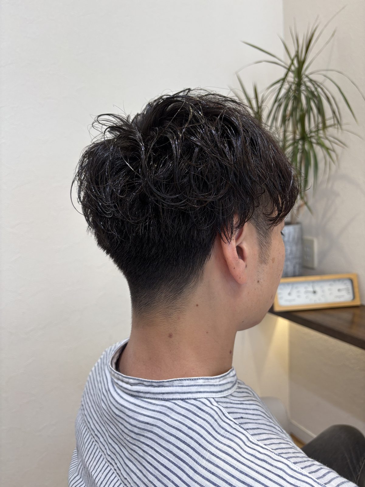 ナチュラルパーマ×フェード サイドビュー
