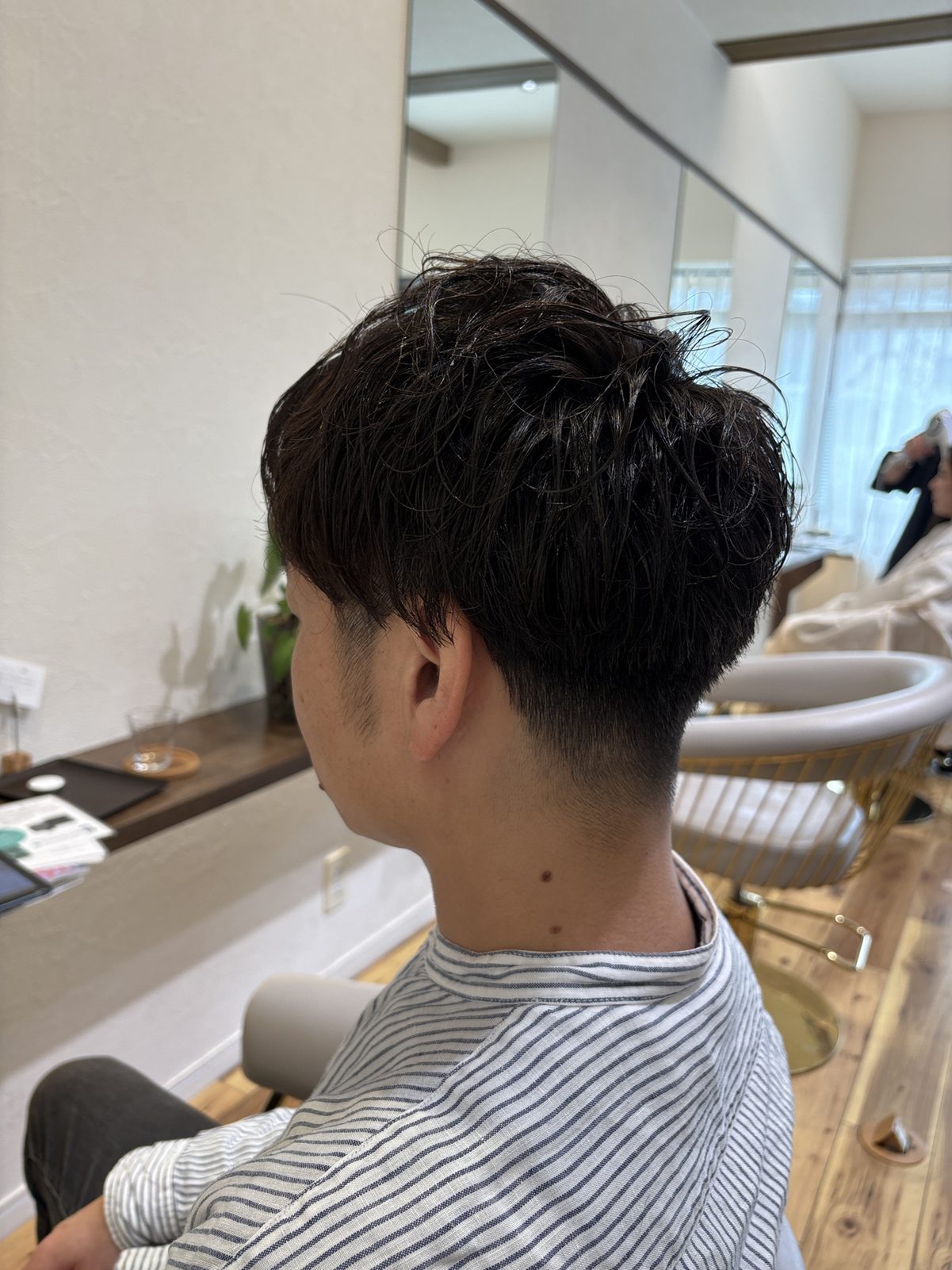 ナチュラルパーマ×ツーブロ バックビュー