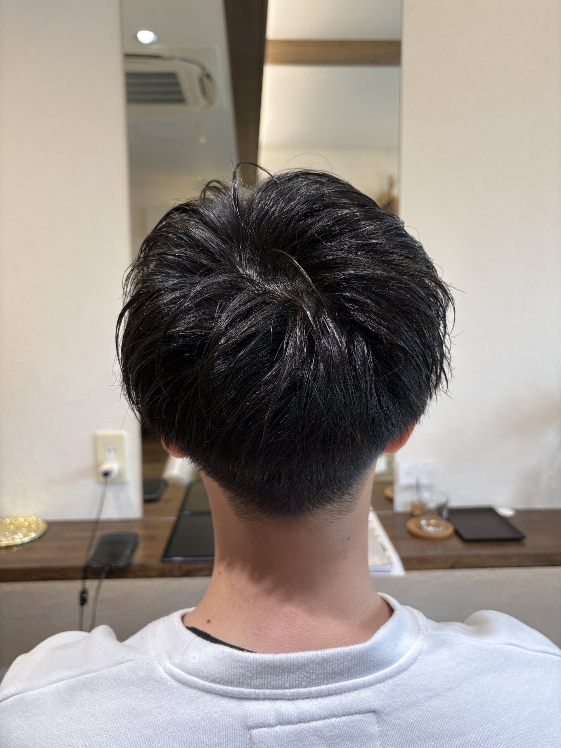 メンズツーブロック 後ろ姿 えり足グラデーションフェード