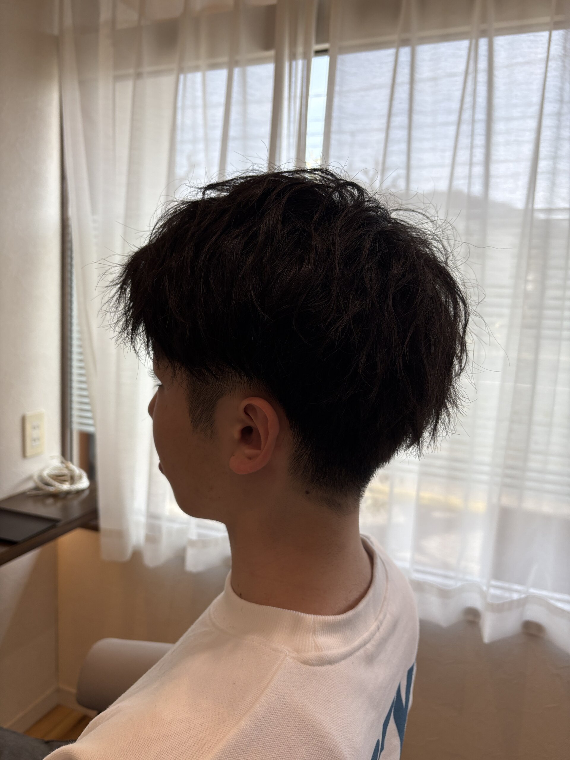 パーマ風マッシュ ナチュラルブラックカラー