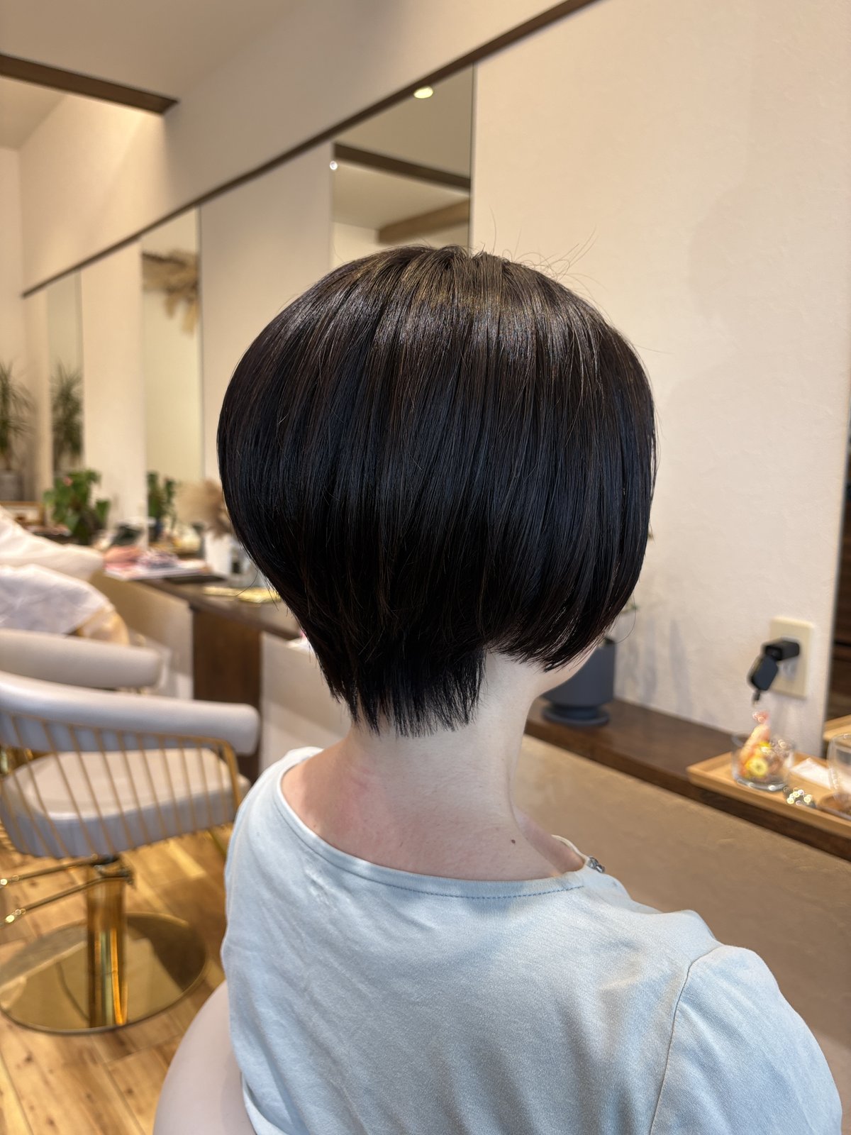 丸みショートボブ 別角度