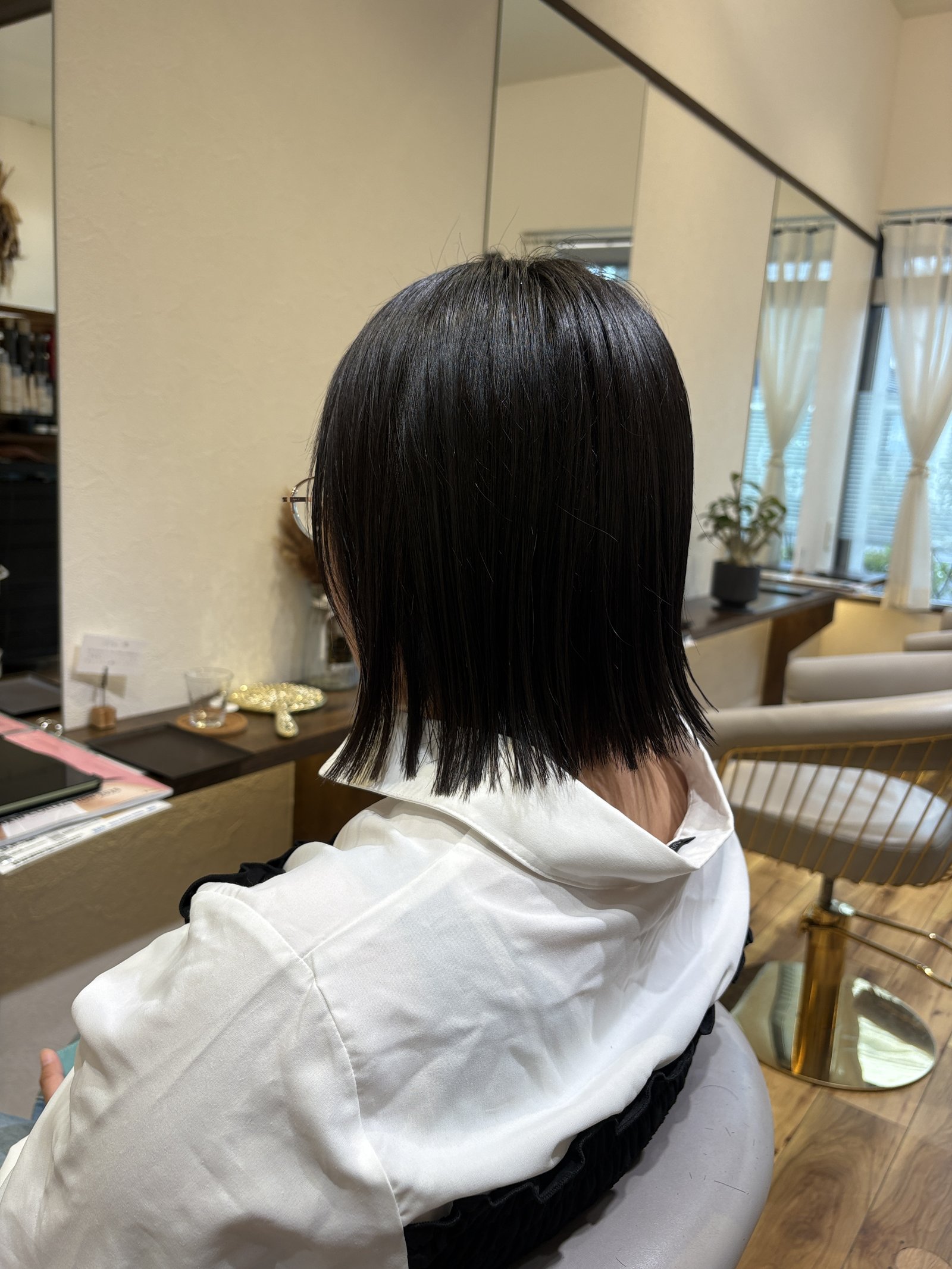 真後ろ