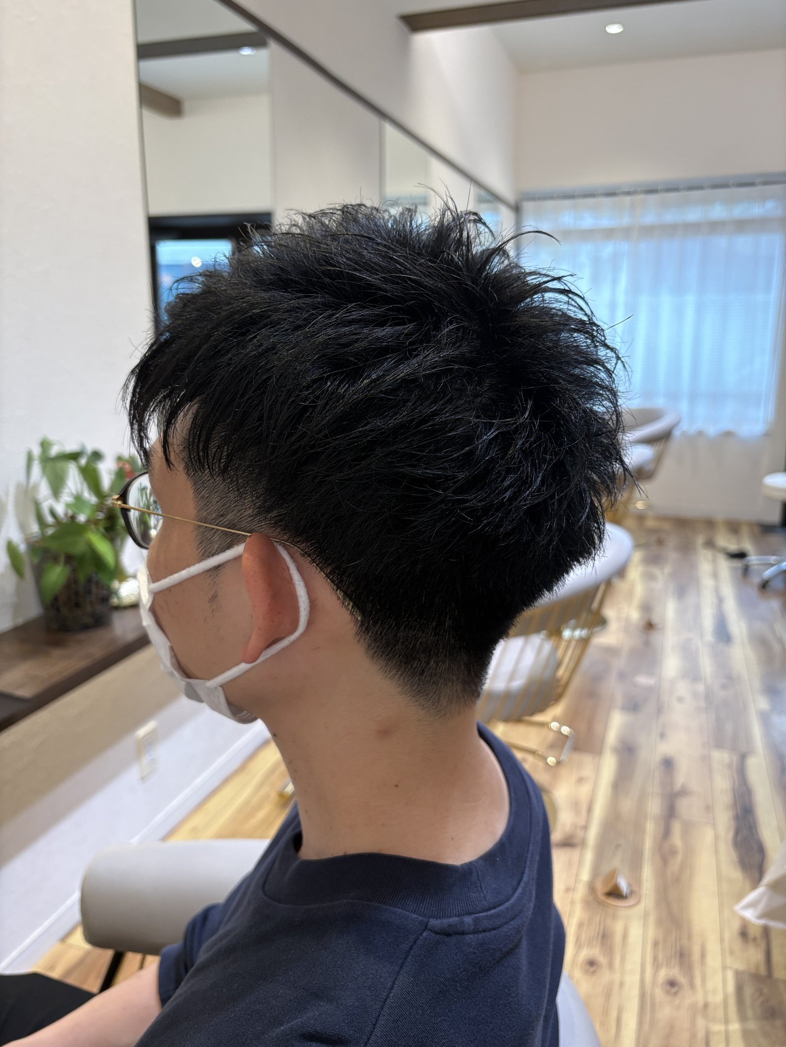 黒髪に自然な高さと束感をプラス｜爽やかに整うソフトモヒカンショート